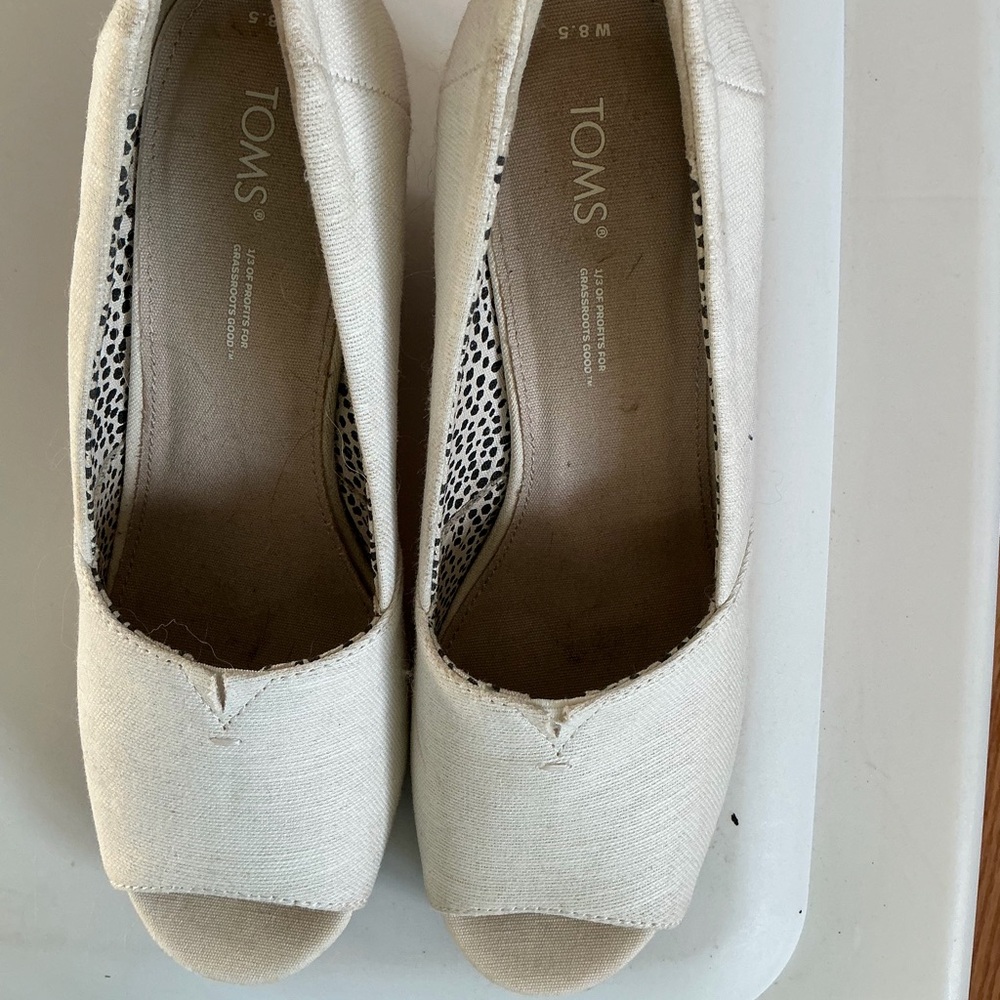 TOMS Women's Ivory Wedge Peep Toe Shoes